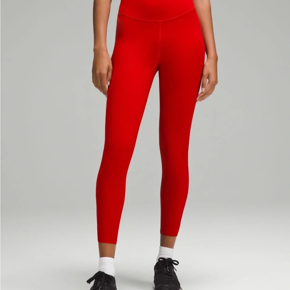🆕 Lululemon Base Pace HR Tight 25” Dark Red